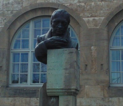 Hegel hat seinen Platz in Jena.