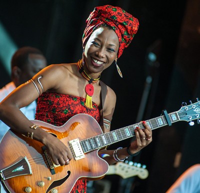 „This girl wants to fly to be free like a bird“