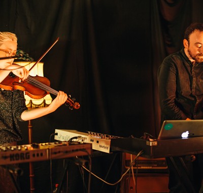 Folkssongs und Elektro-Avantgarde