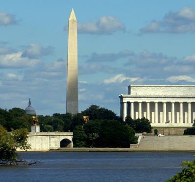 Blick über den Potomac River auf Washington Monument und Lincoln Memorial in Washingtin, D.C. (Foto: David Baron Palo Alto)