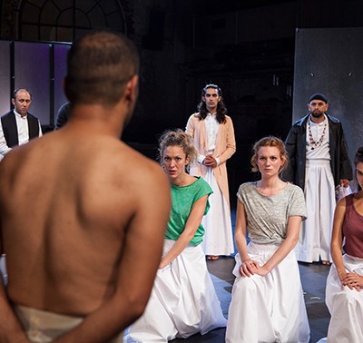 Drei Jungfrauen und ein Krieg