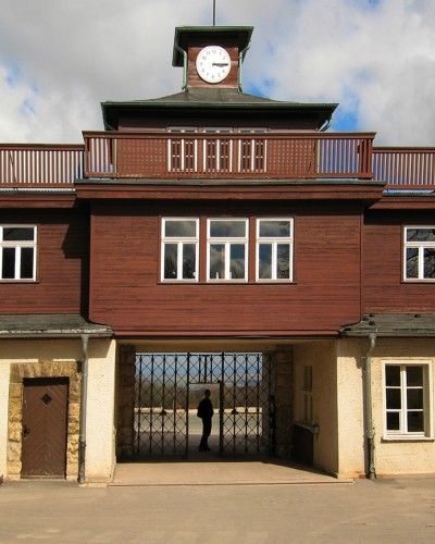 Tor zum Lager im KZ Buchenwald