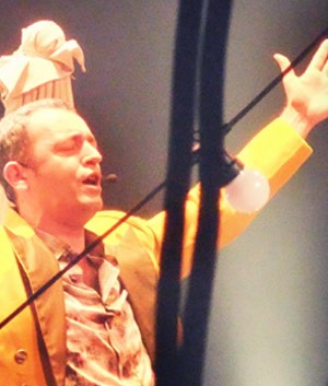 Rainald Grebe in Erfurt – am Ende trällerte es „Thüringen“