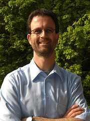 Bauchfreie Mode und beinahe verschwundene Wörter